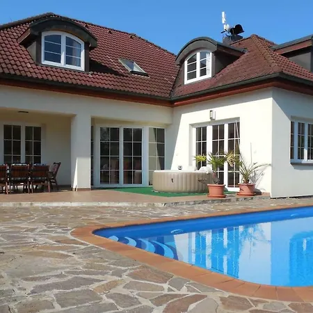Semesterbostad Vila Plana Nad Luznici Planá nad Lužnicí